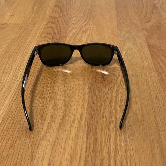 Amazing condition real ray ban sunglasses. - Picture 3 of 3
